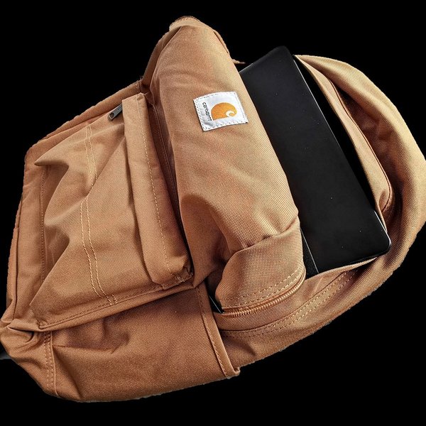 CARHARTT 21L Classic Laptop Daypack/Trade Backpack in braun/schwarz